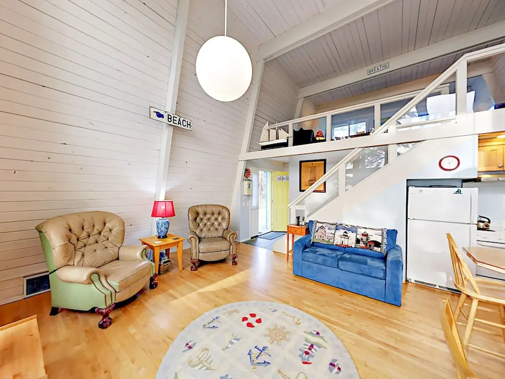 Norwester Upper Unit - 2 Br Duplex