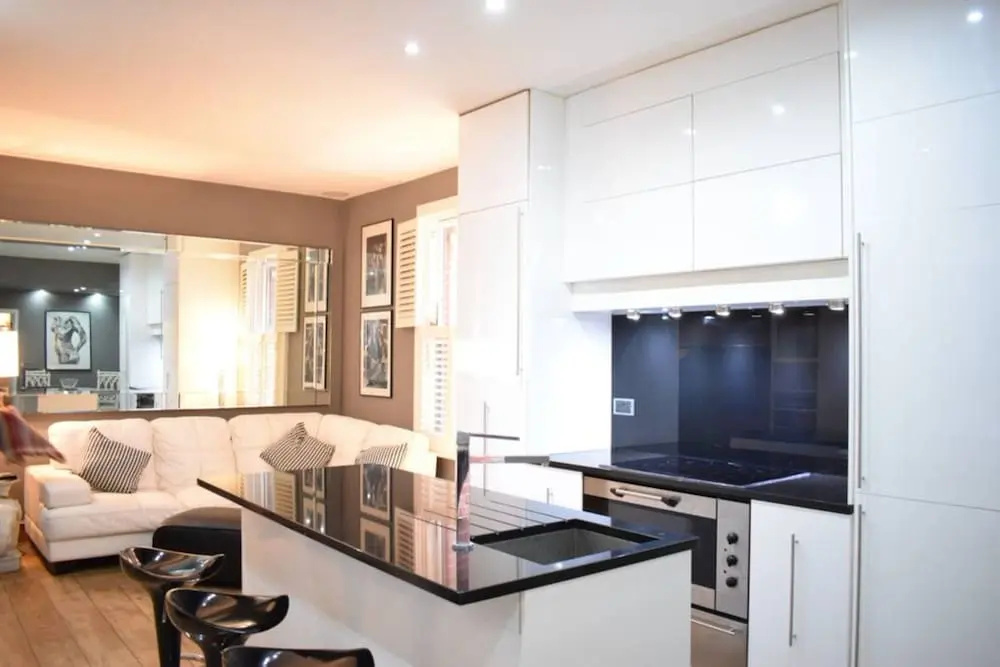 Premium Kensington Retreat 2BR En-Suite AC