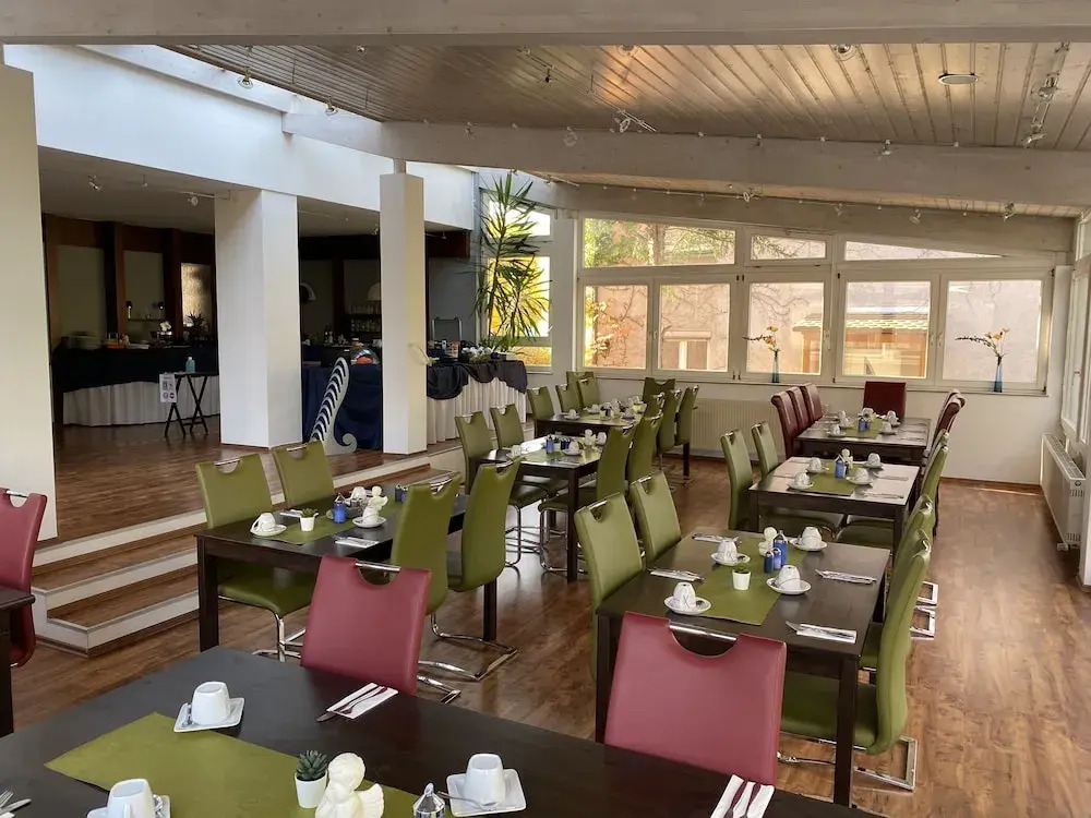 Hotel Bitzer Backnang Zentrum 24h Check In Frühstück zubuchbar gratis Parkplätze