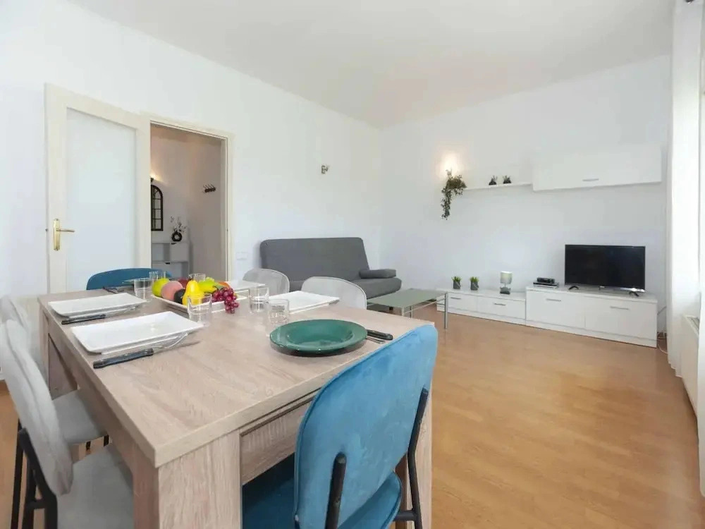 Apartment in Roses With Sea Views & Pool