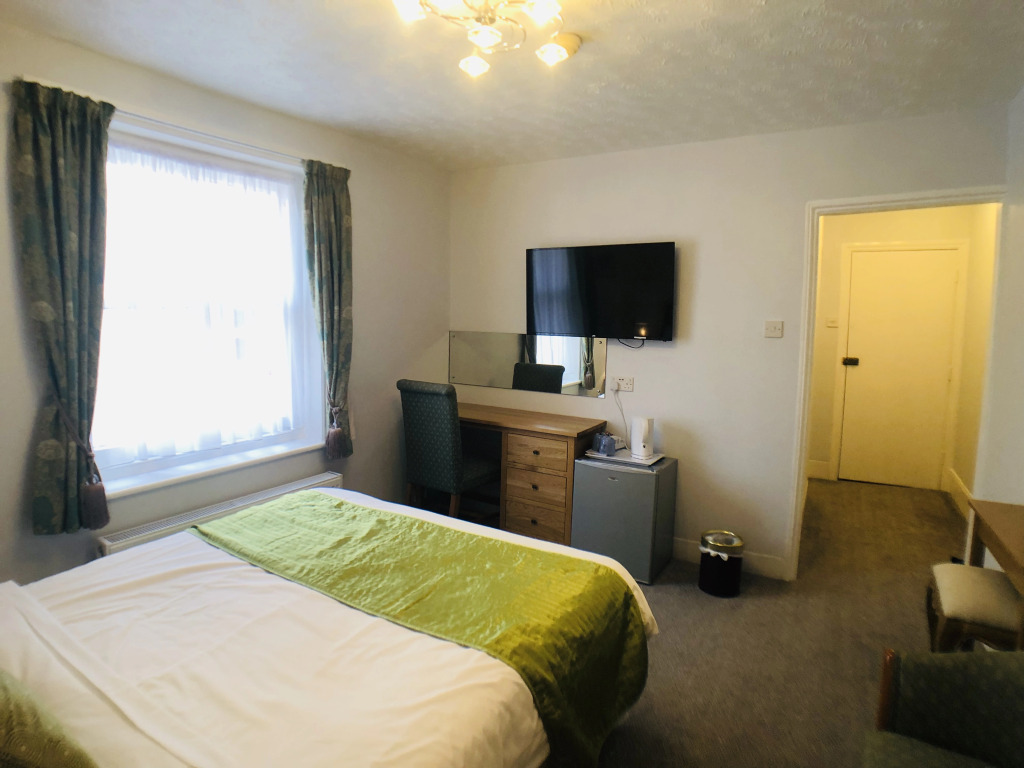 Ilfracombe House Hotel - near Cliffs Pavilion