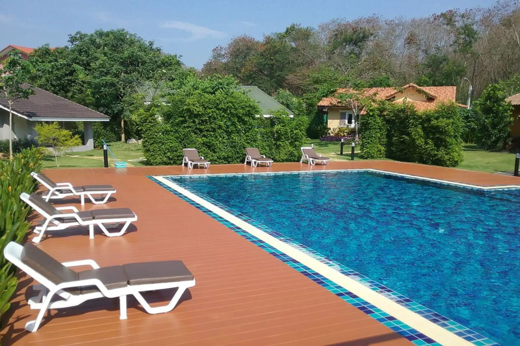 Palazzo Pavone Gallery & Resort