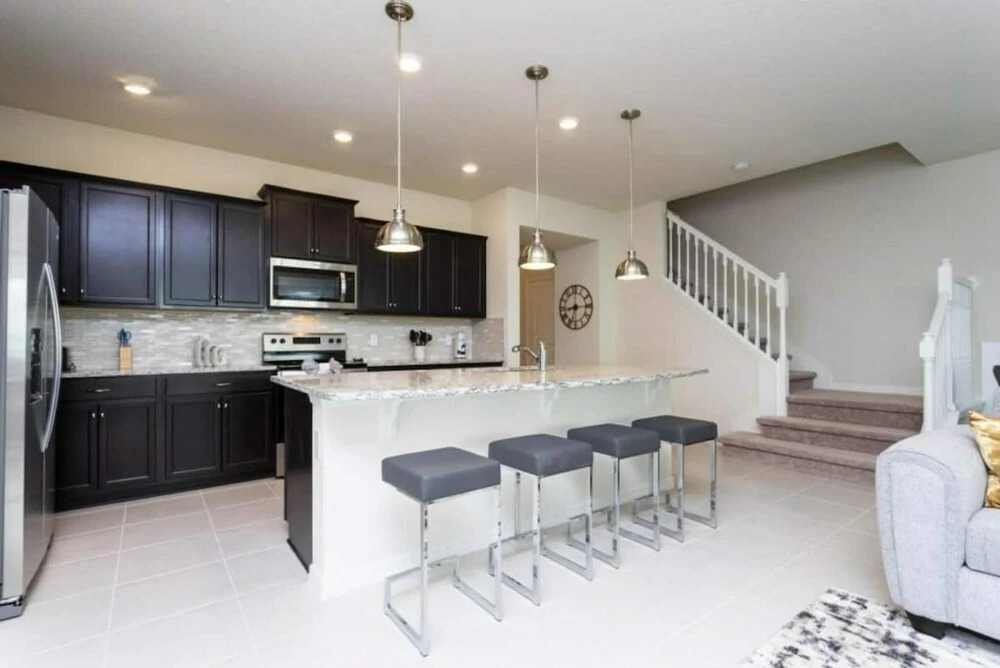 630 Amazing Home With Thematic Rooms