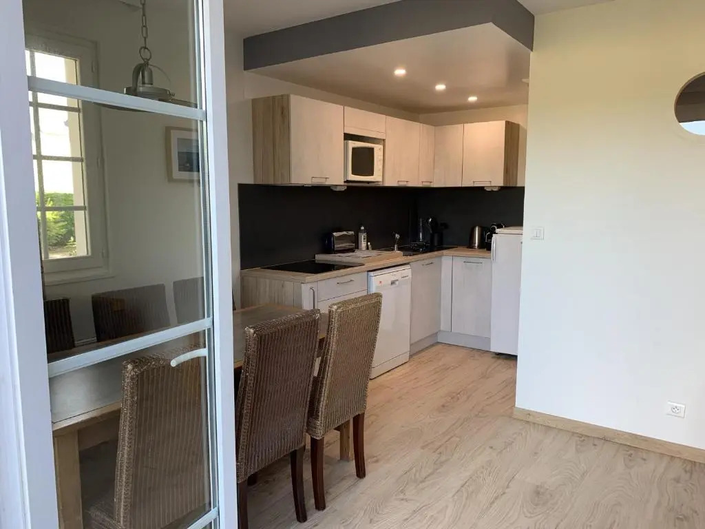 Maison Familiale avec Terrasse, 2 Chambres, Accès Plage et Golf - Animaux Bienvenus - FR-1-482-57