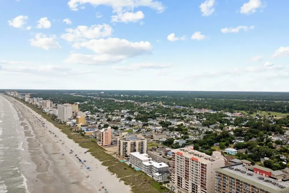 Walk to Crescent Beach: Updated Condo w/ Balcony