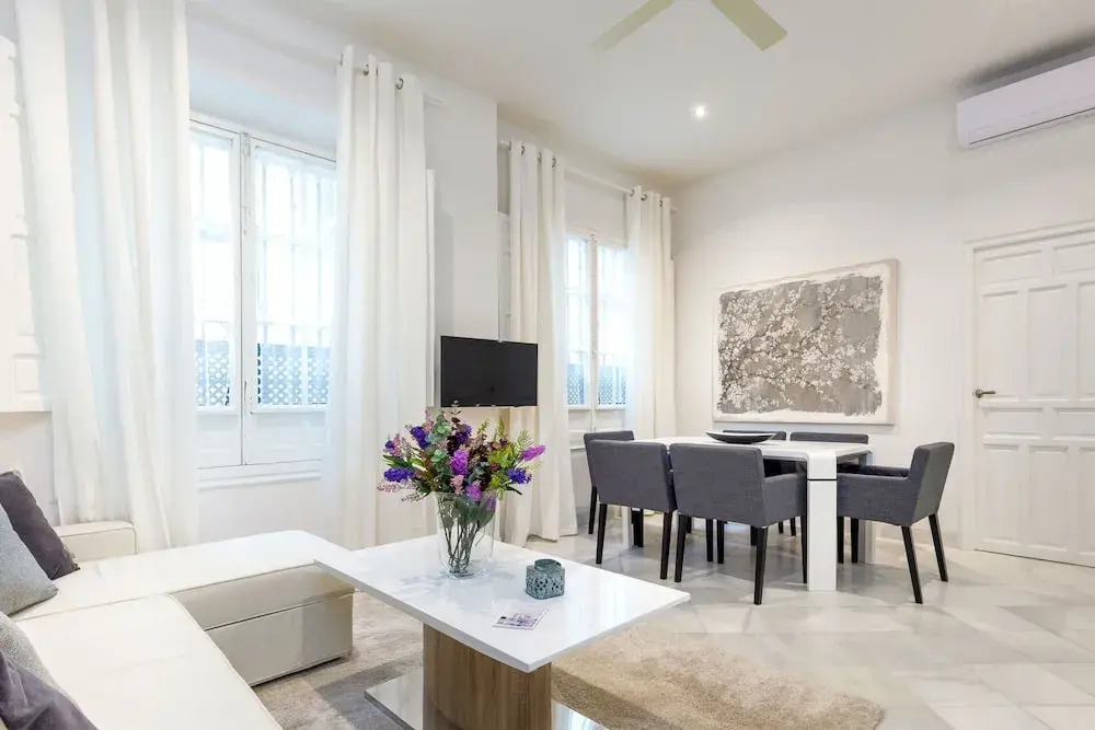 Apartment With 2 Bedrooms Great Location Galera I