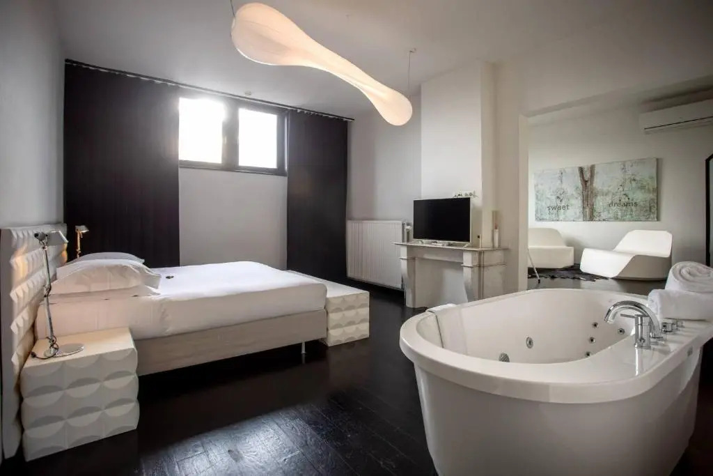 B&B Suites@FEEK