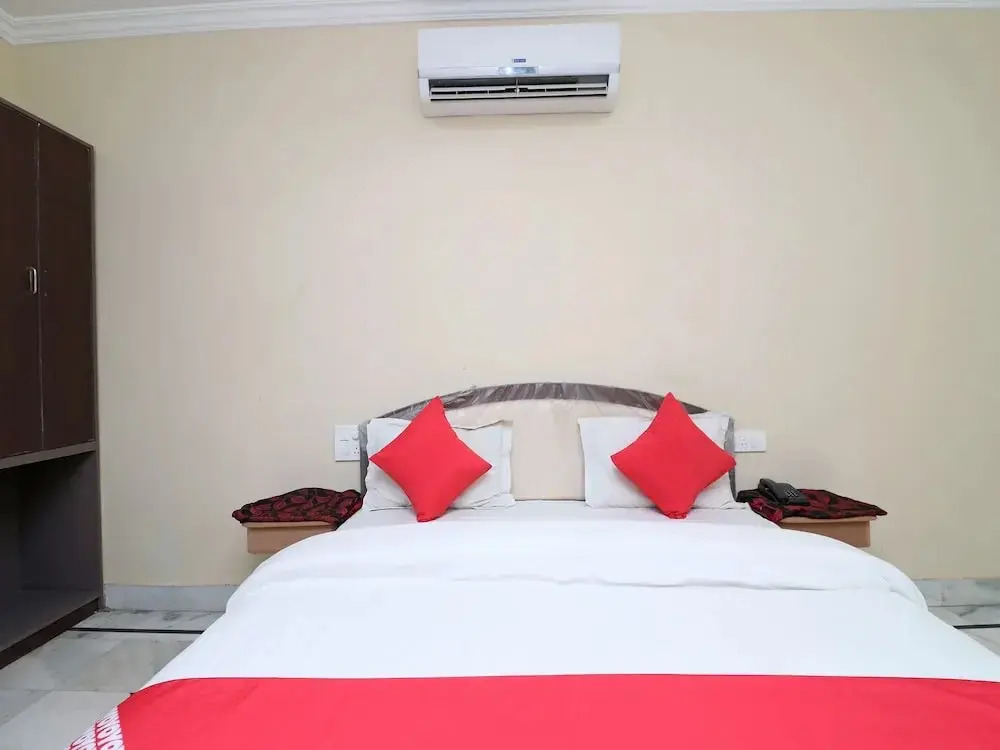 Shagun Palace OYO Rooms