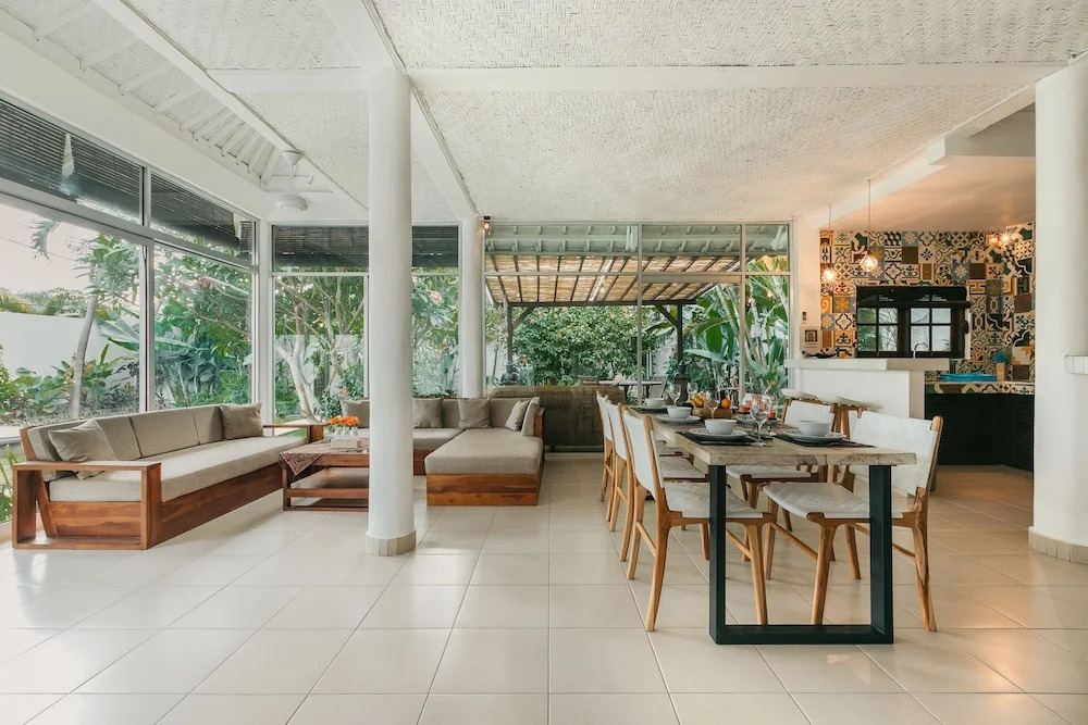 Villa Palm Tree
