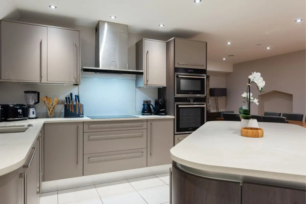 The Norfolk Townhouse - Large & Stunning 5BDR Mews Home on Private Street