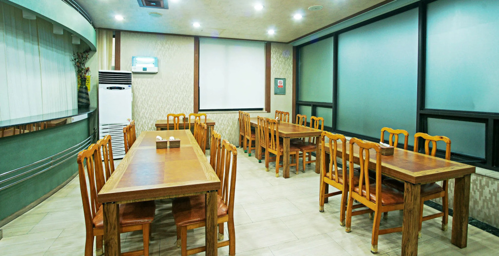 Emerald Hotel