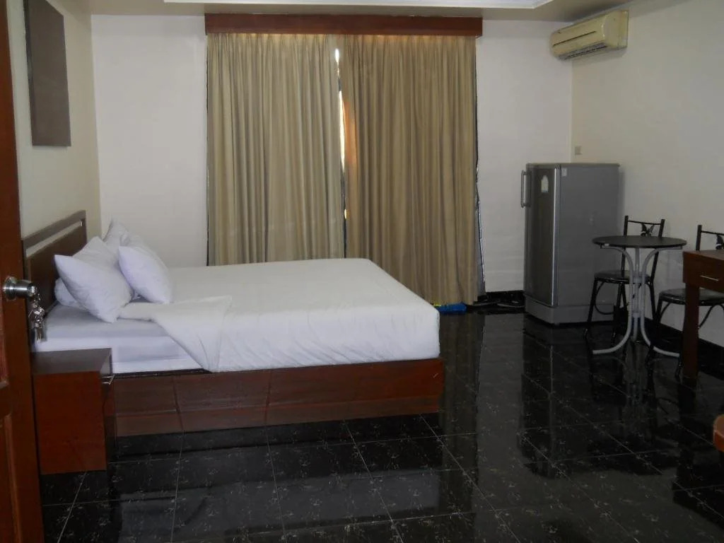 B-13 Motel