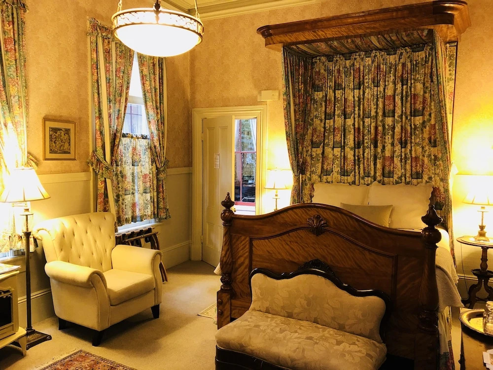 Camellia Inn