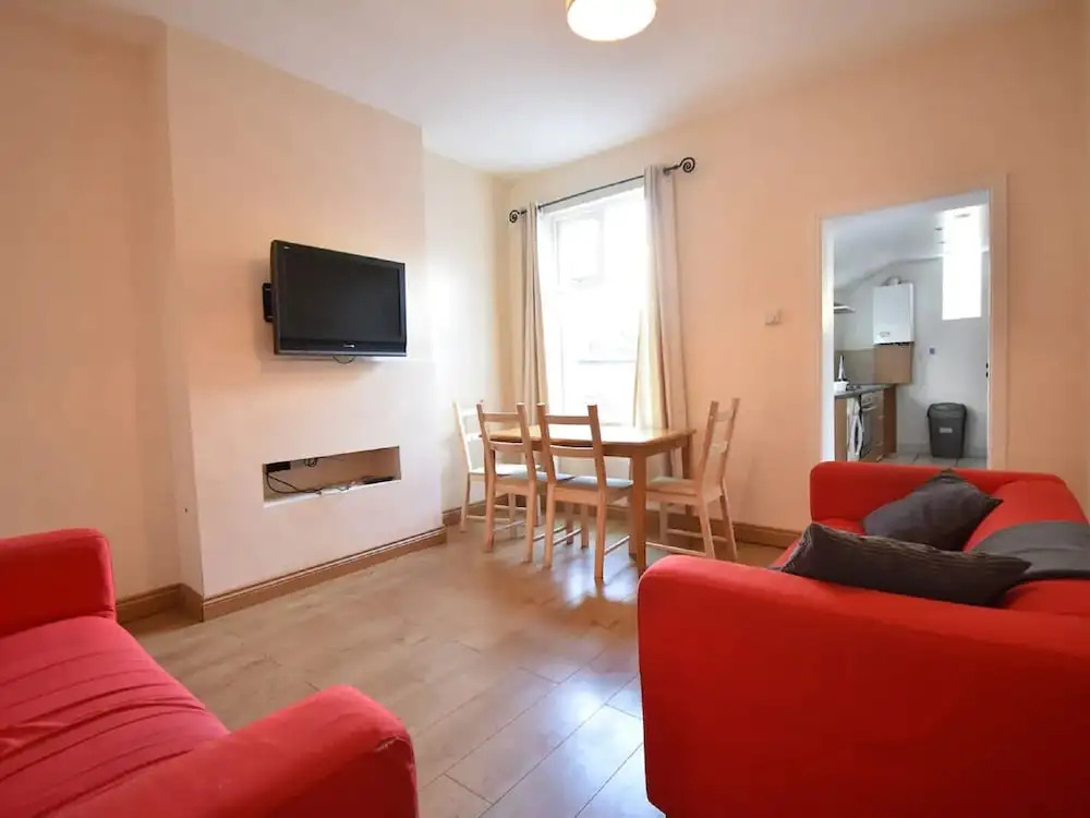 Appealing Holiday Home in Coventry near Belgrade Theatre
