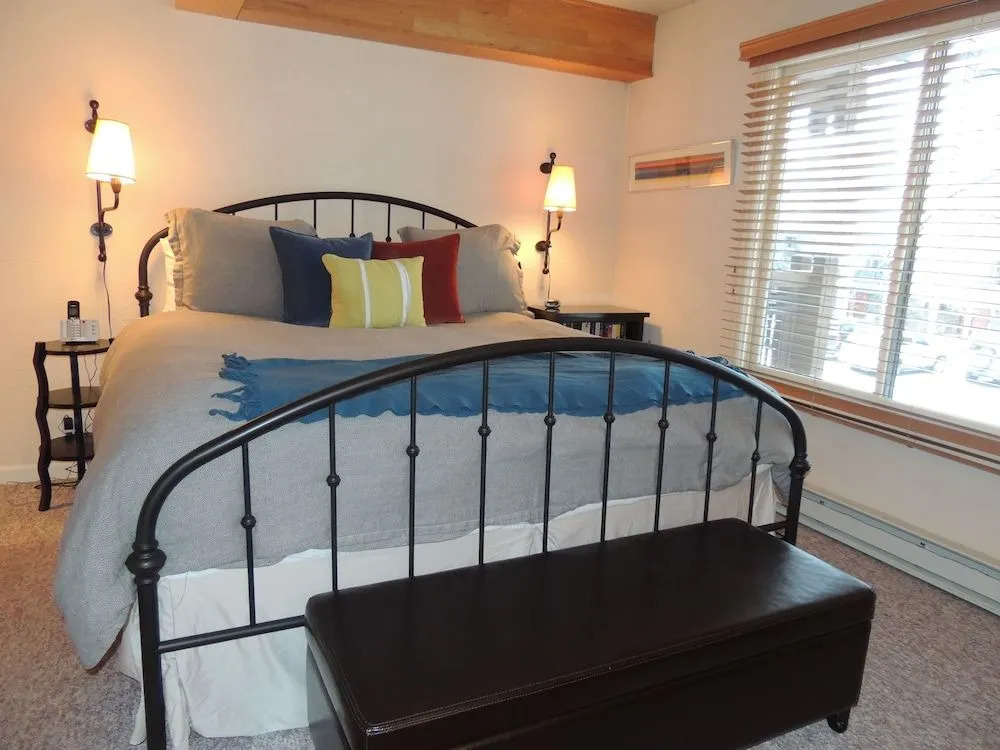 Lift One Condominiums - 1, 2, 3 Bedroom Units Adjacent To Downtown Aspen