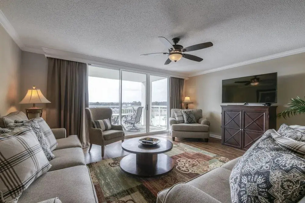 Yacht Clubs #1-503 - 3 Br Condo