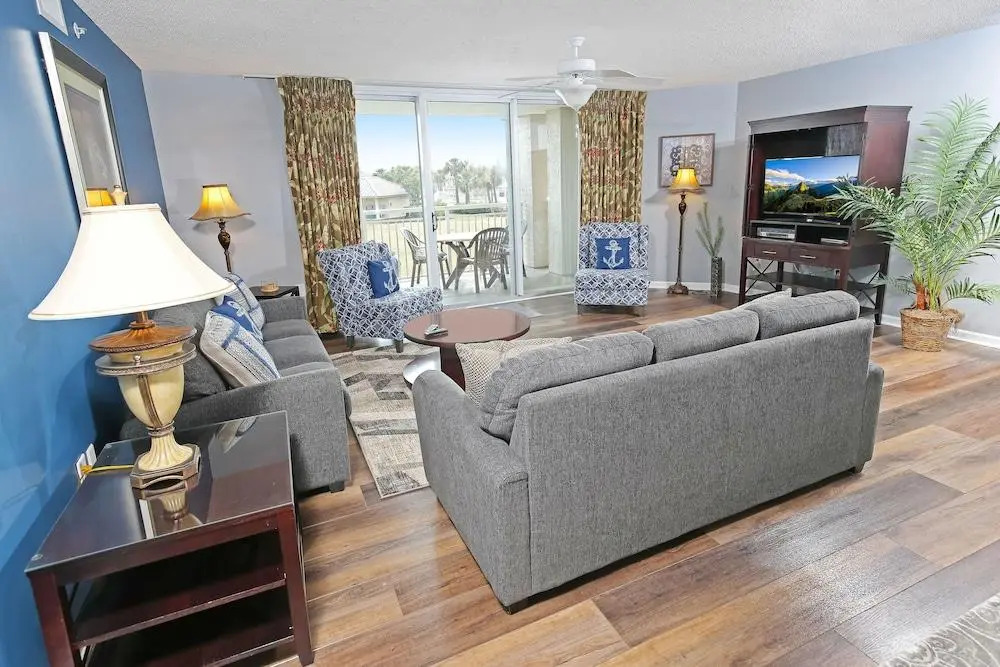 Barefoot Yacht Club & Resort Villas