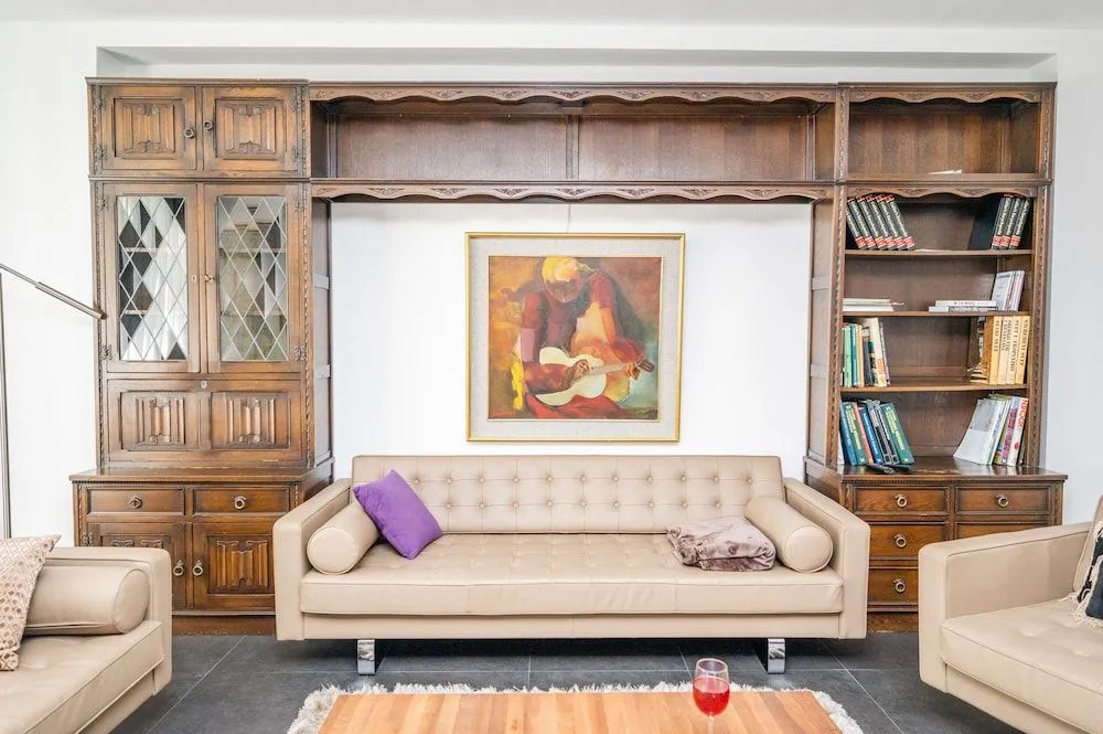 Luxury Apartment in Beautiful Neighborhood