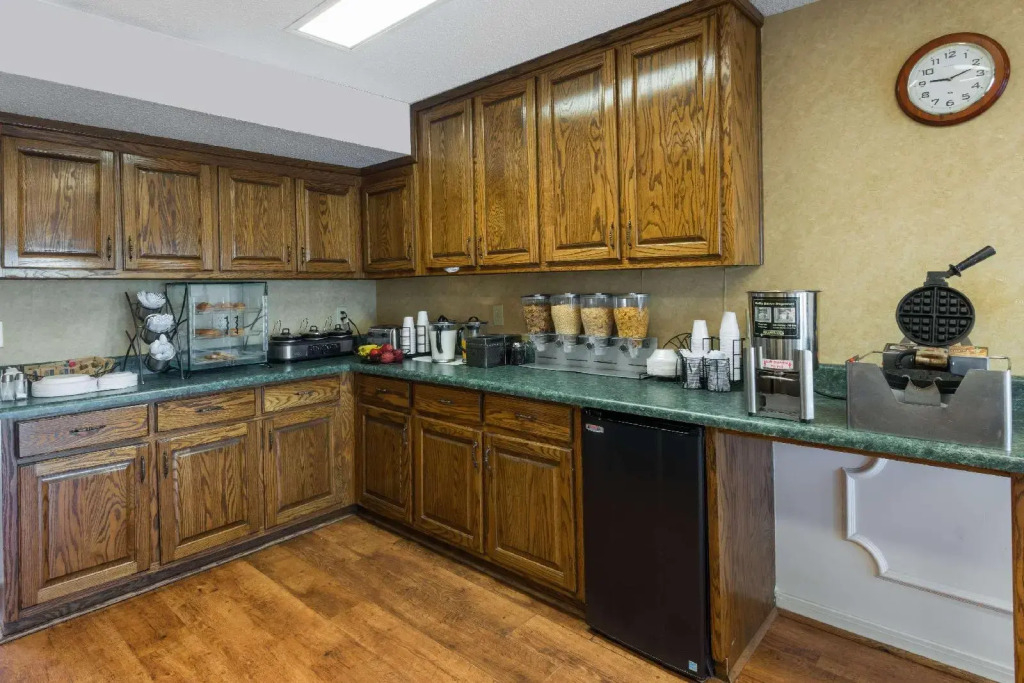Baymont Inn And Suites Greenville At I 65