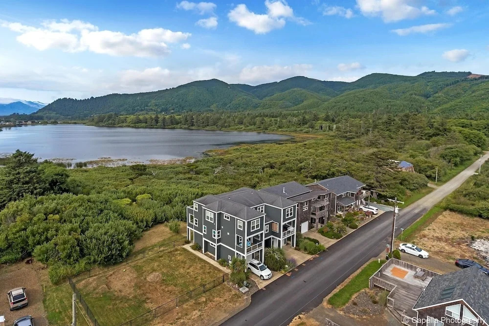 Lakeside Haven 3 Bedroom Townhouse
