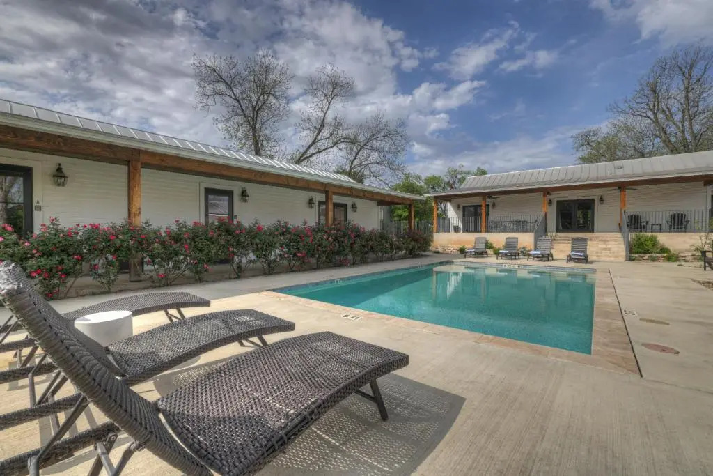 Schubert Inn Suite-b Pool Grill Walk to Main