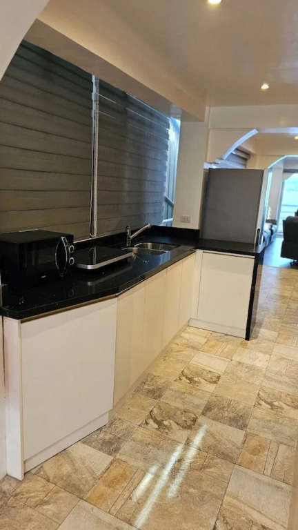 Lydias House, Samal beach front apartments