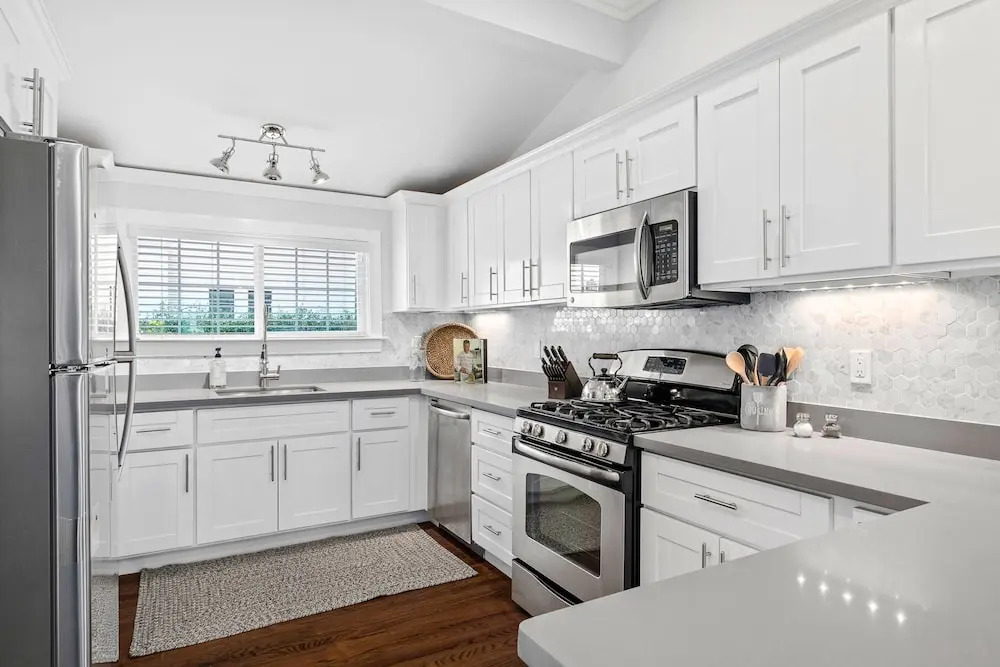 458 Coombs St Cottage 3 Bedrooms 1 Bathroom Cottage