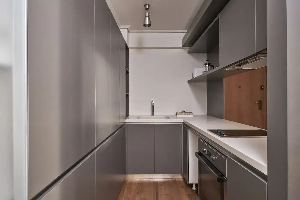 Contemporary Comfy Apt