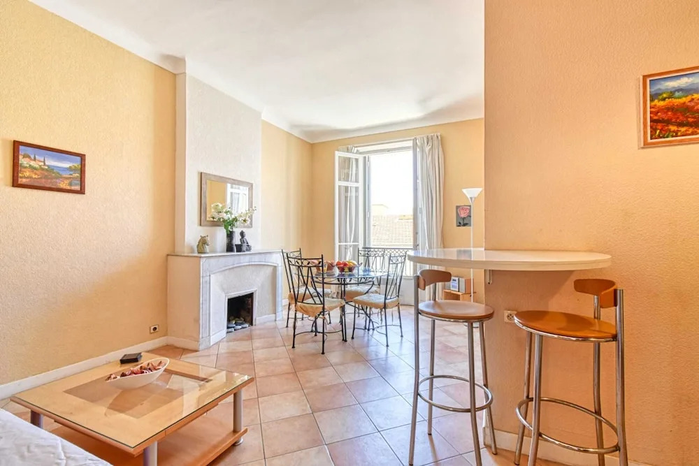 Luminous Apartment in the City Centre of Cannes