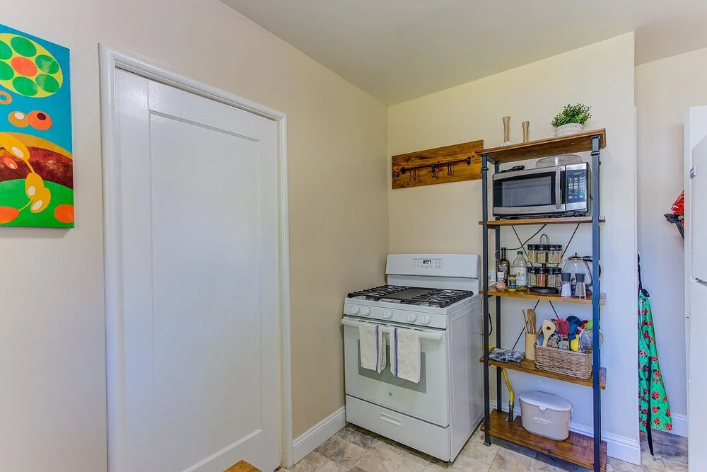 Woolsey Street - 2 Br Home