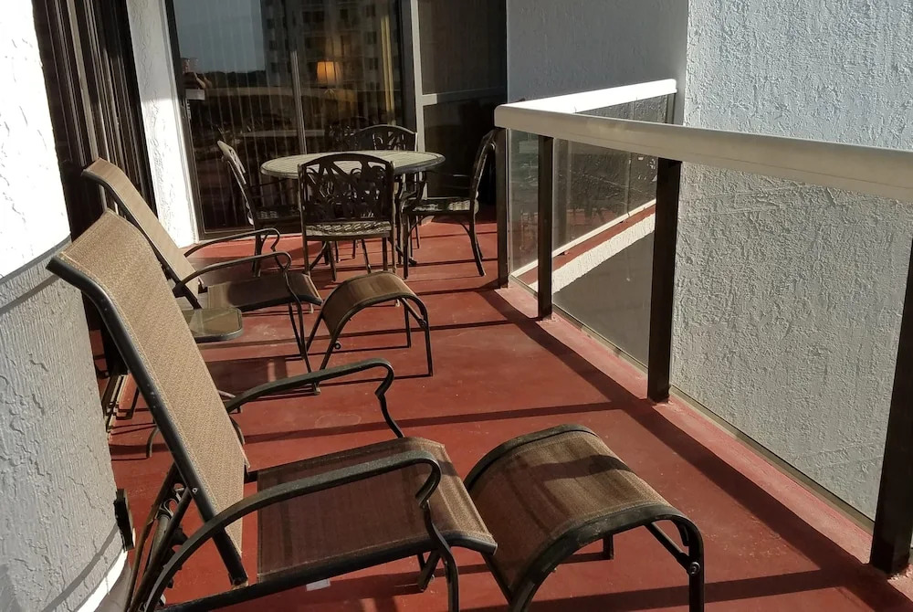 Surfside 1210 2 Bedroom Apartment by BnD