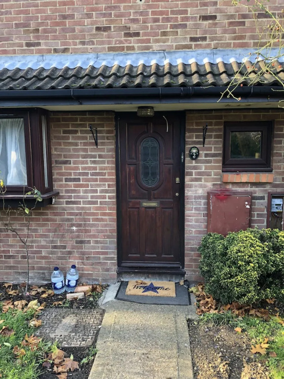 Nice 3-bed House in Farnham Royal Slough