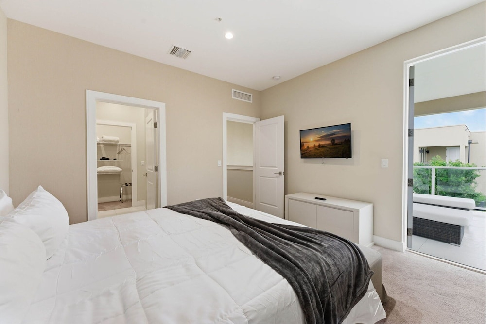 Magic Village 4BR Spacious and Stylish