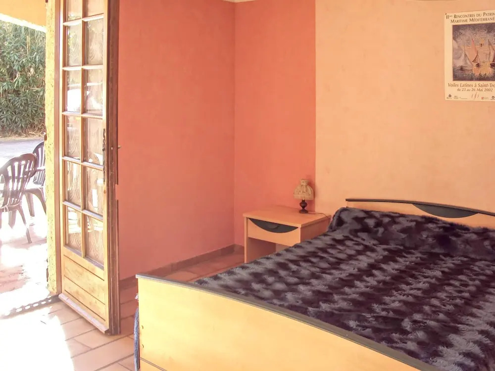 Apartment With 2 Bedrooms in Cavalaire-sur-mer, With Enclosed Garden -