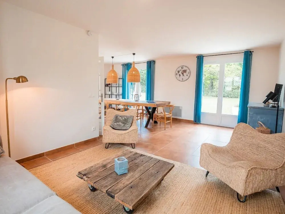 Spacious and Modern Villa With Large Garden and BBQ Area