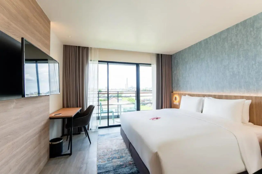 Отель Tara Bangkok Riverside