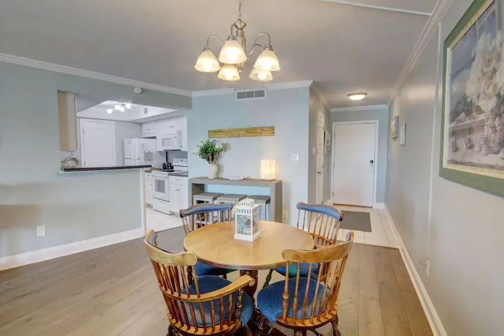 334 El Matador 1 Bedroom Condo by RedAwning