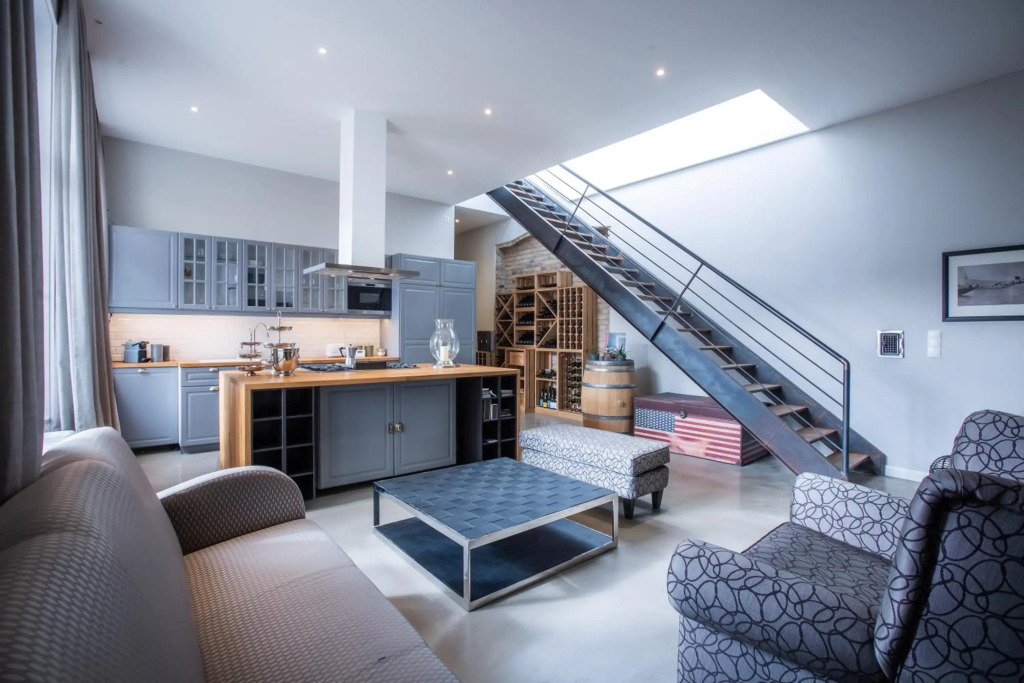 200m2 Splendid Downtown Flat with 75m2 Gergious Terrace
