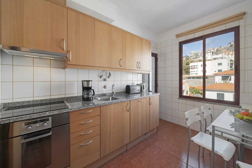 Bright Apartment With Pool, Garajau IV