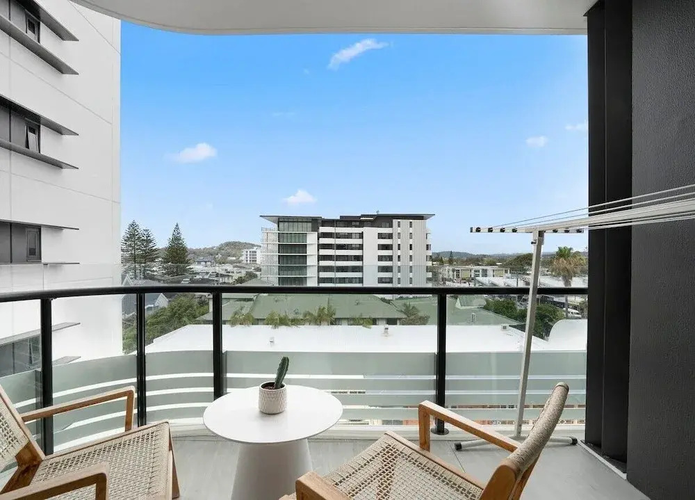 Luxury Palm Beach 1 BDR in The Village