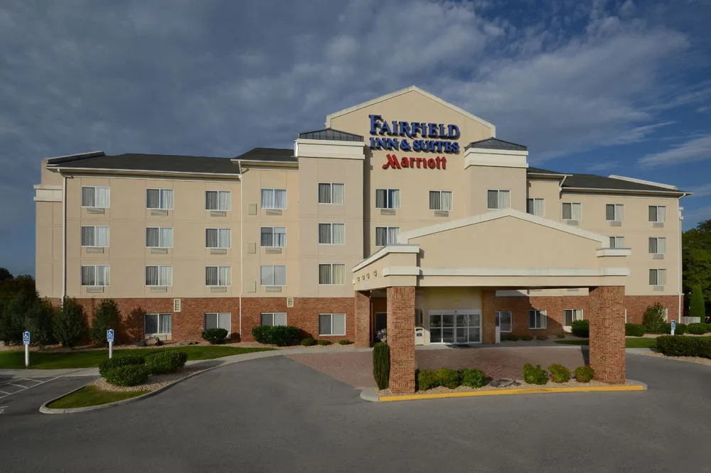 Fairfield Inn & Suites By Marriott Roanoke Holli