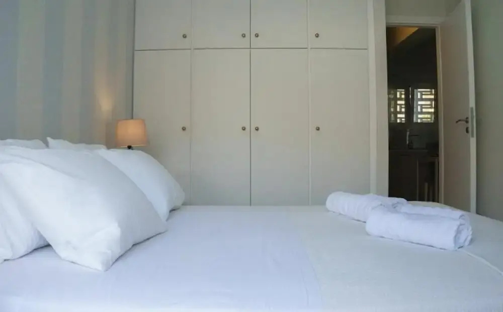 Coastal Sleeps 4 With Free Parking
