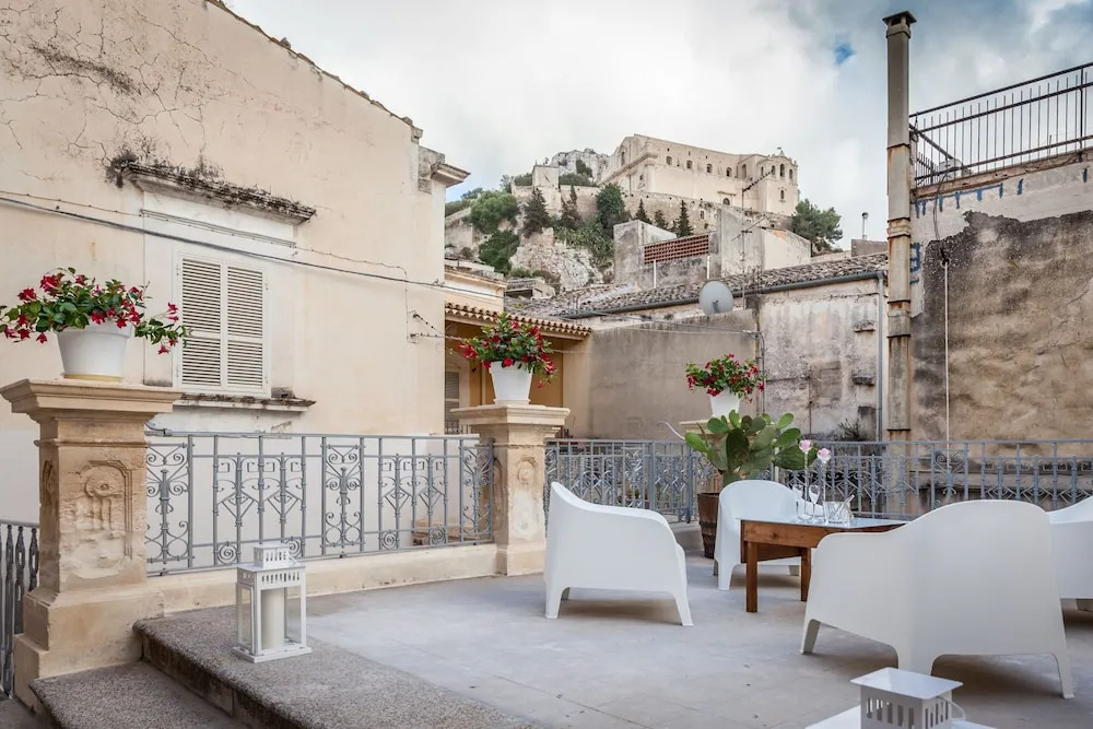 Palazzo Montalbano