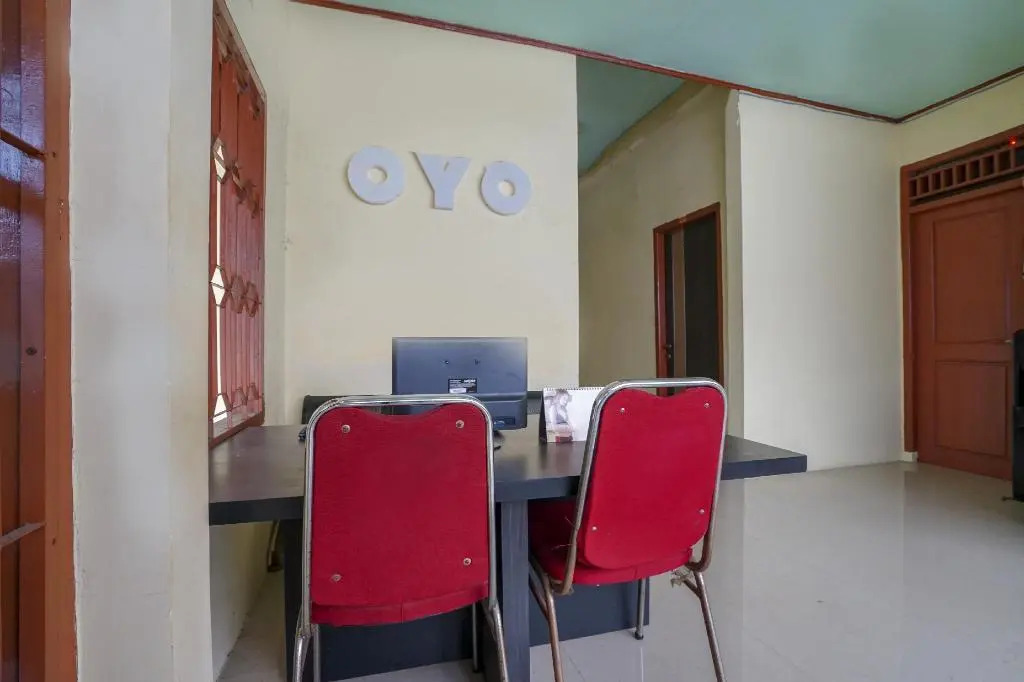 OYO Life 2502 Syariah Triantama Kost