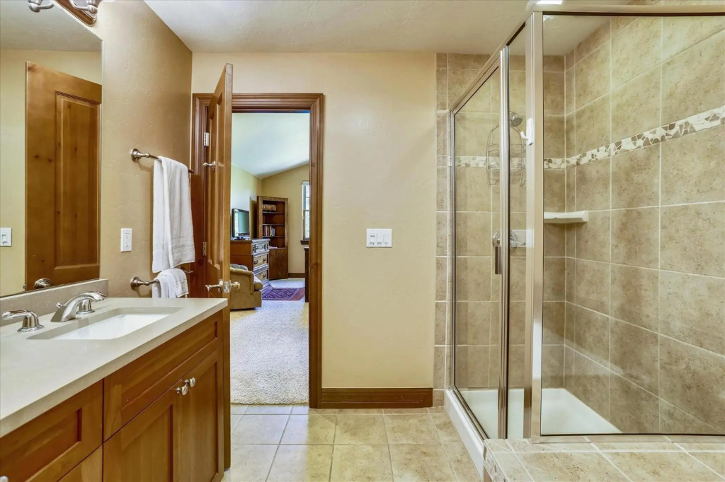 Highland Greens Comfort 3 Bedroom Townhouse by Redawning