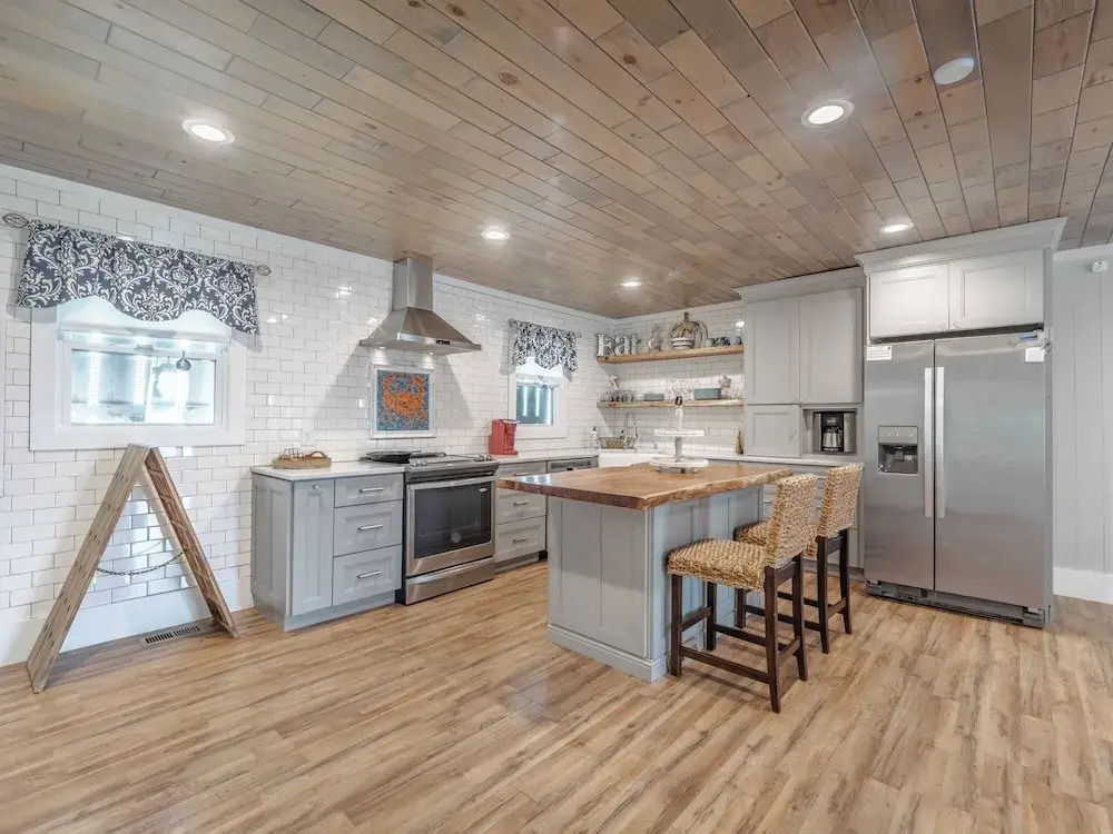 Barefoot Bungalow by Carolina Retreats
