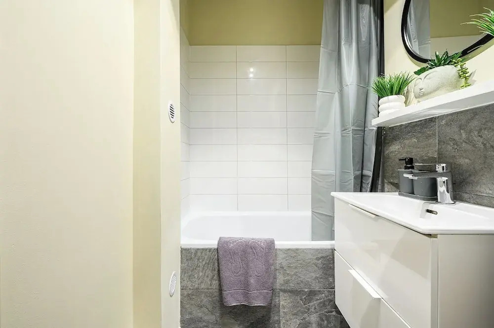 Lumina cozy 3-room apart near the metro