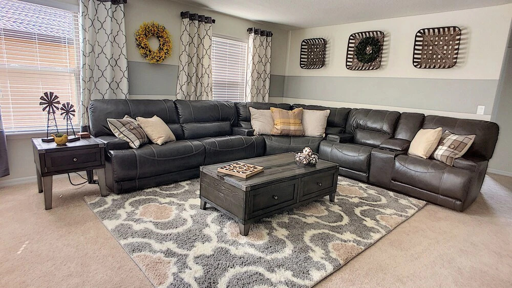 Pura Vida Retreat Brand New 7 Bedroom in Solterra
