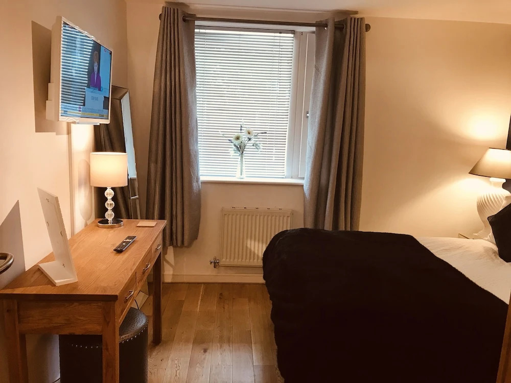 1 Bed Luxe Dockland Apartment - Free parking