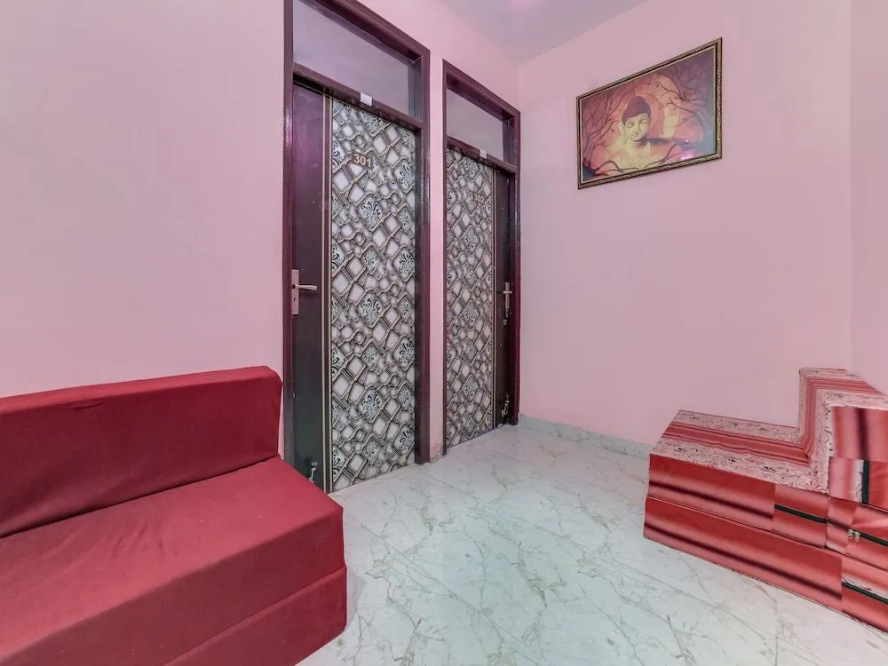 OYO 27043 Kanak Residency